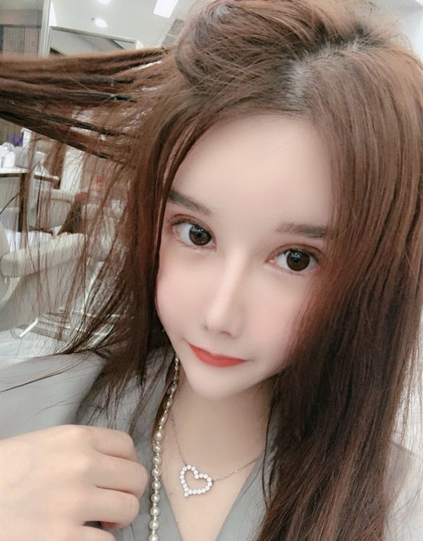 新加坡外围留学生